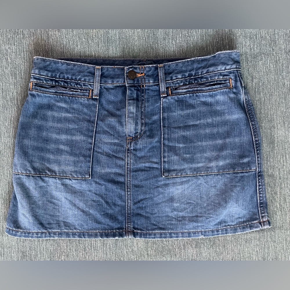 American Eagle outfitters Jean Denim 2 Pocket Skirt Size 6